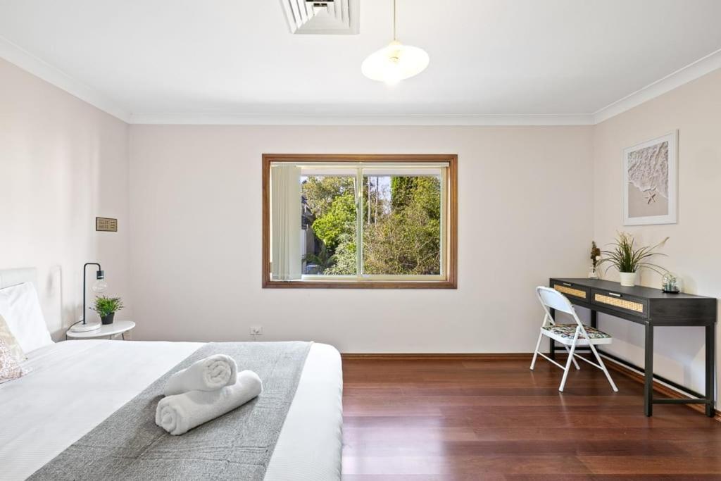 Tranquil Queen Room - Nearby Transport And Stores - Shared Bathroom Pymble Exterior photo